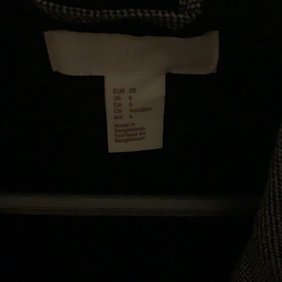 H and M Checkered Grey Blazer Women’s - Picture 4 of 4